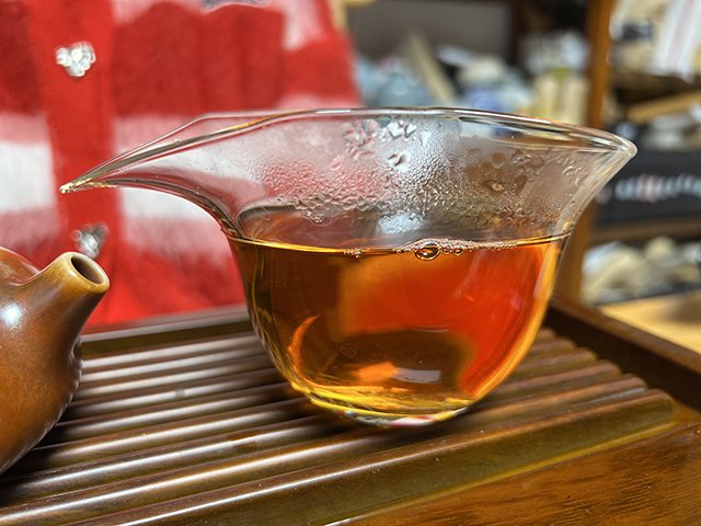 图为90年代大口中绿印青饼