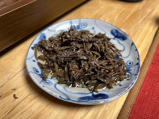 图为90年代大口中绿印青饼