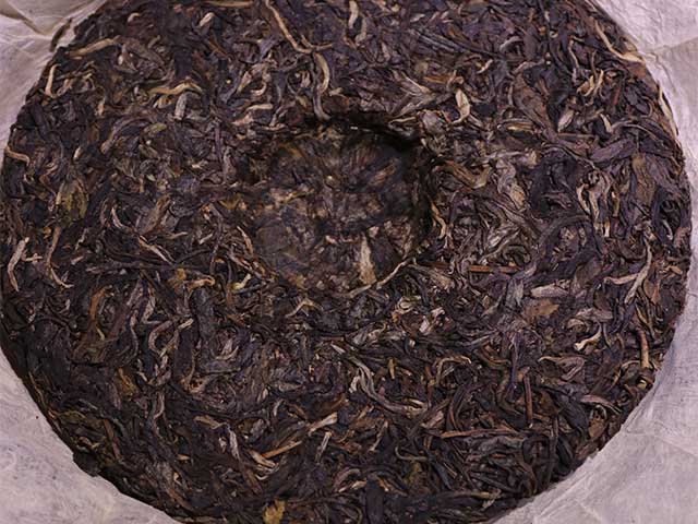 图为2016年班章茶王青饼