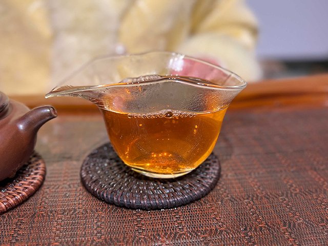 图为2003年班章青饼