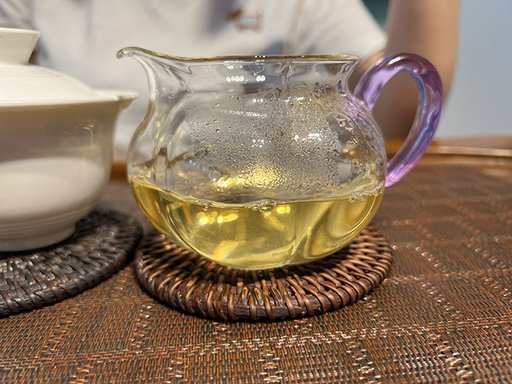 图为2021年摆尾箐古树茶小饼