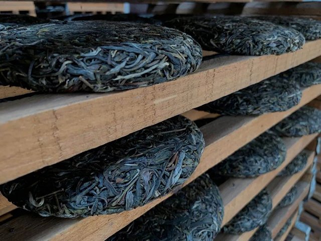 重山茶坊2019年南糯山半坡寨美人地古树小饼