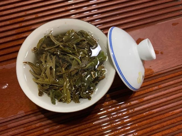 重山茶坊2019年南糯山半坡寨美人地古树小饼