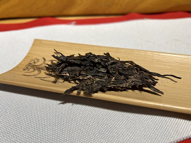 图为2019年南糯山美人地古树小饼