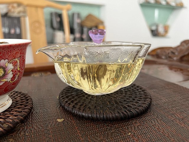 图为私藏茶2024年镇沅砍盆箐200克古树小饼