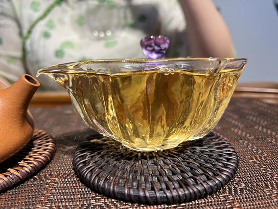 图为定制茶2003年班章青饼