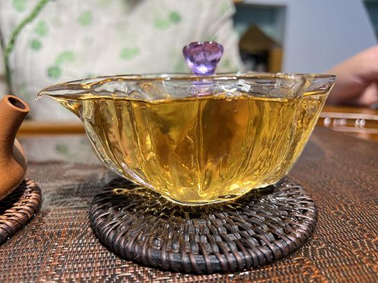 图为定制茶2003年班章青饼
