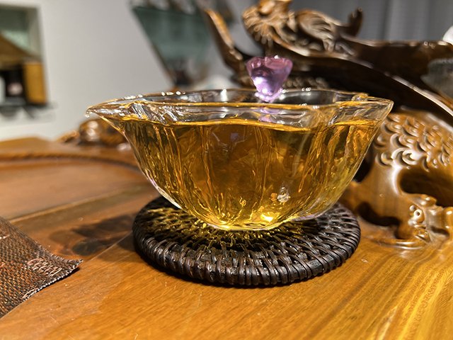 图为定制茶2003年班章青饼