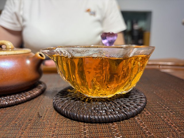 图为2002年班章青饼散块