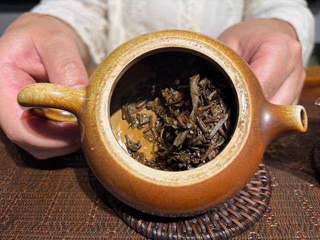 图为2002年班章青饼散块