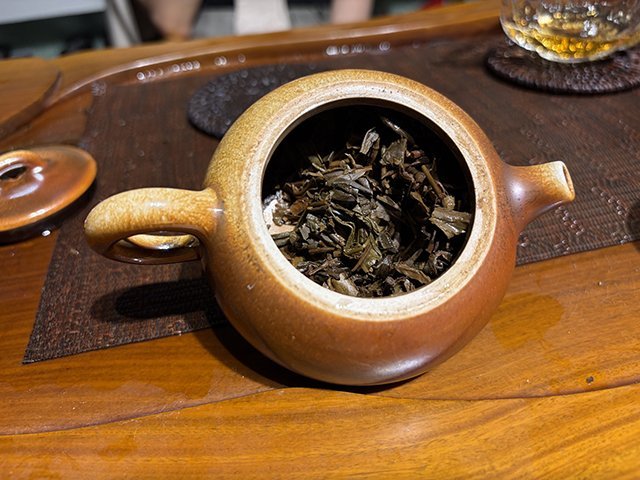 勐海茶厂2000年苹果绿青饼