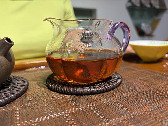 图为私藏茶1999年磨菇沱熟沱