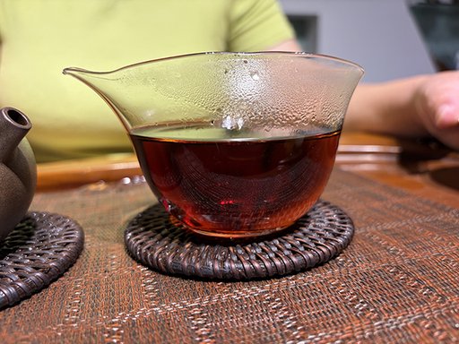 图为私藏茶1999年磨菇沱熟沱