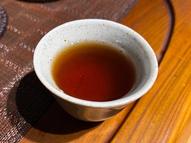 图为私藏茶1999年磨菇沱熟沱