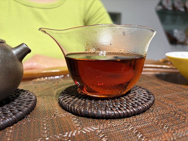 图为私藏茶1999年磨菇沱熟沱