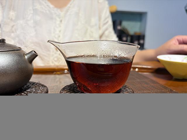 图为私藏茶1999年磨菇沱熟沱