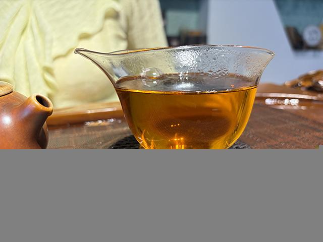 图为春城茶厂1995年甲级青沱