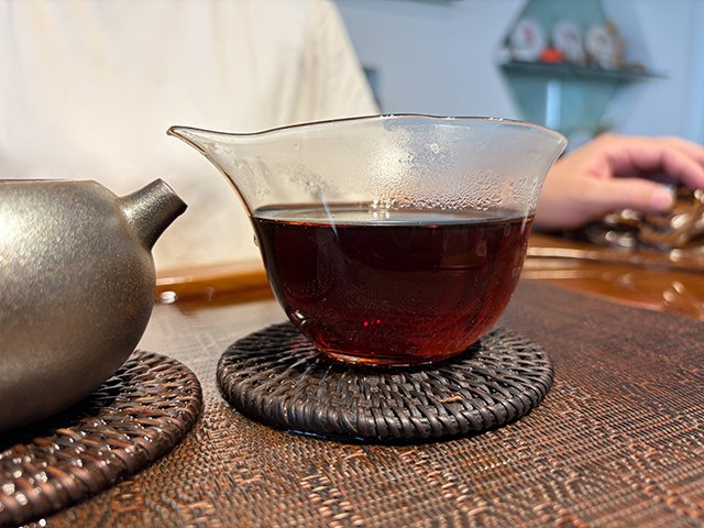 图为私藏茶1999年磨菇沱熟沱