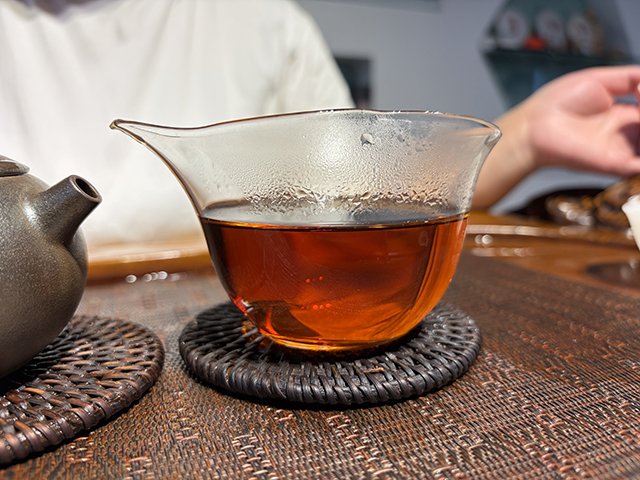 图为私藏茶1999年磨菇沱熟沱