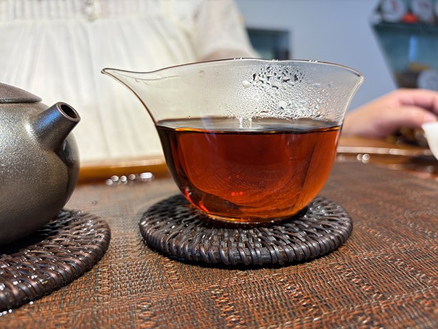 图为私藏茶1999年磨菇沱熟沱