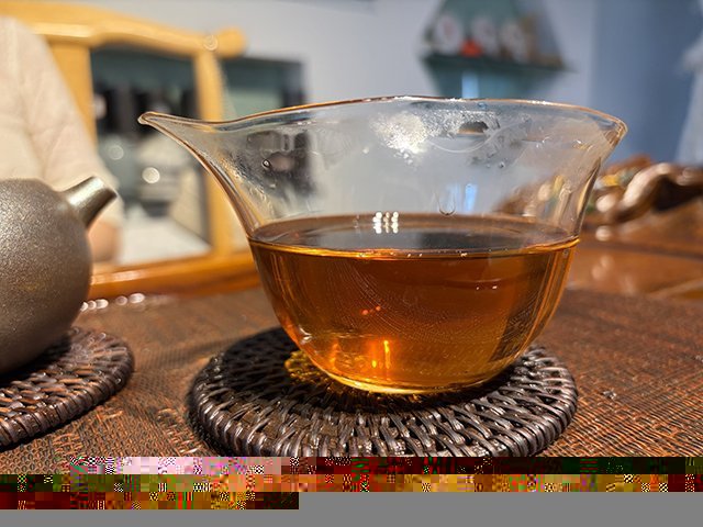 图为春城茶厂1995年甲级熟沱