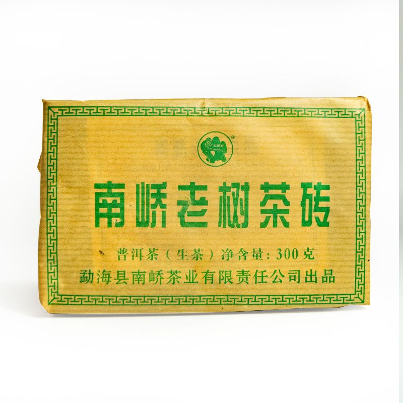 2018年南峤茶厂 老树茶砖 生茶 300克