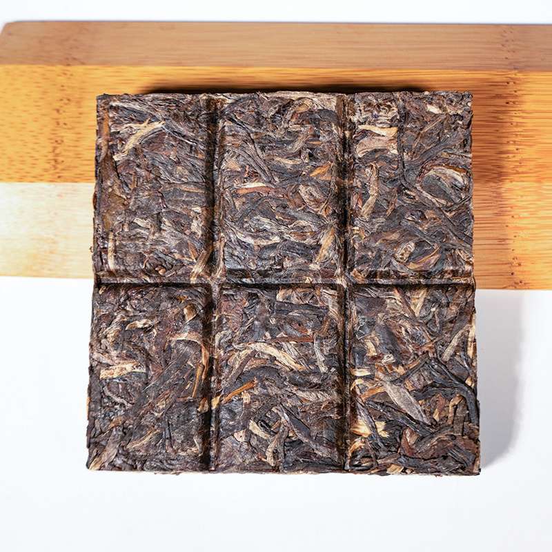 2019年南峤茶厂 布朗山青砖 生茶 250克