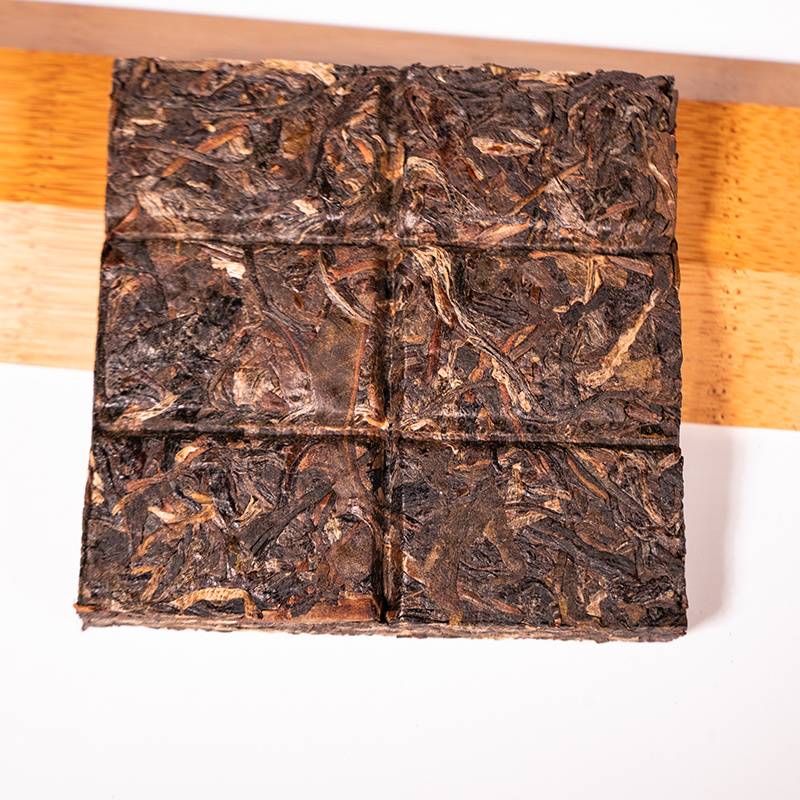2019年南峤茶厂 景迈青砖 生茶 100克