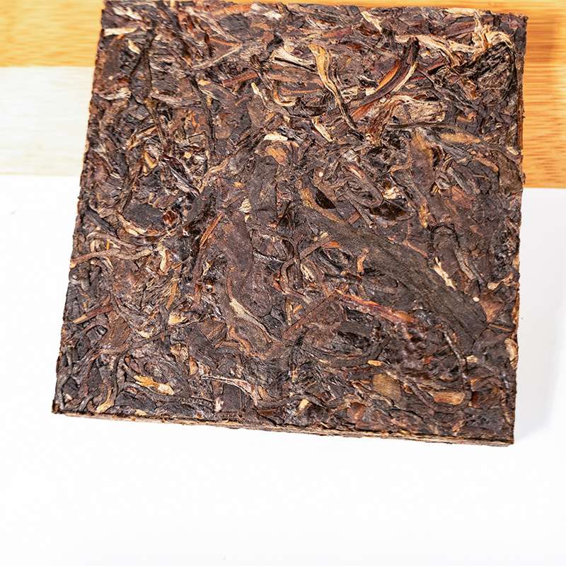 2019年南峤茶厂 易武青砖 生茶 100克